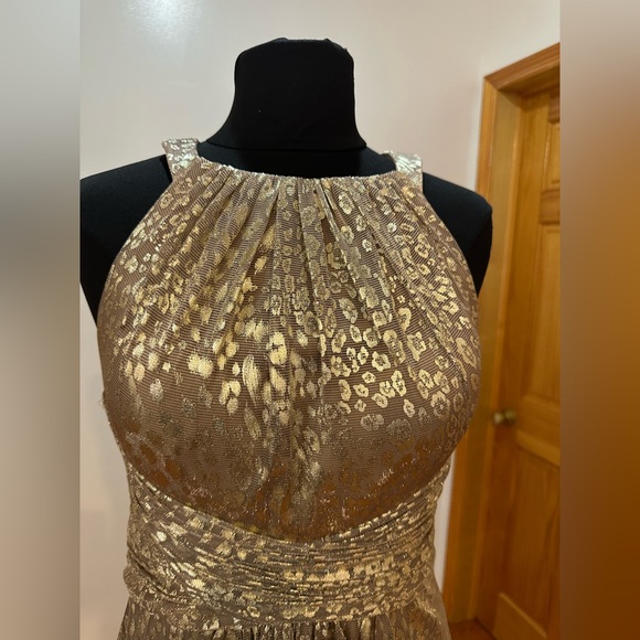 Eliza J Elegant Creamy Gold Evening Gown Like new Size 8 - Picture 7 of 17
